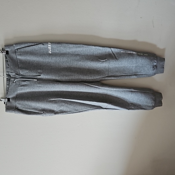 Guess Jogging Suit Set! - Picture 4 of 7